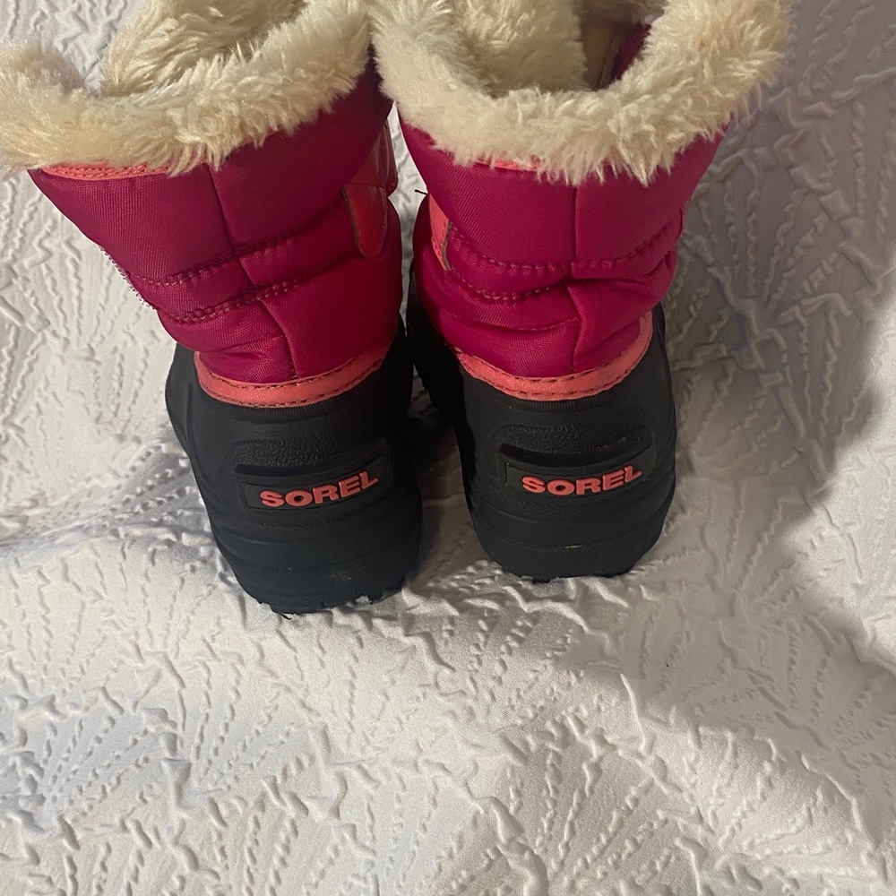 Sorel Kids' Fuchsia and Black Snow Boots Size 6. Fun Sliding Puddle Jumpers Snow - Picture 6 of 7